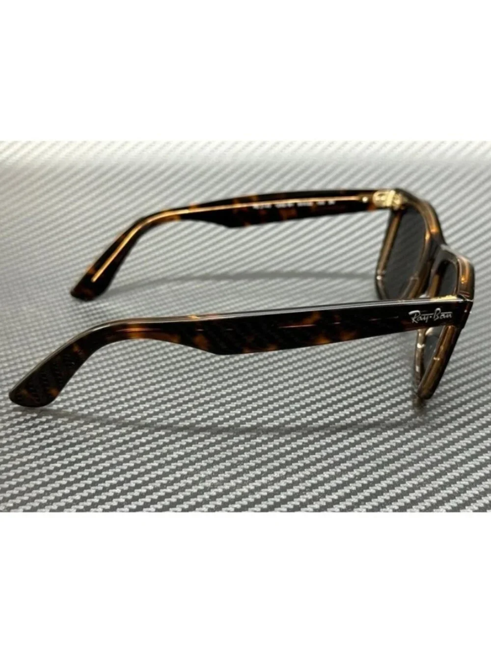 New Ray-Ban Men  Sunglasses --150.\